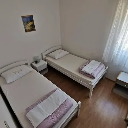 Sunny Apartment Razanj